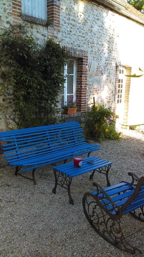 Bed and Breakfast Les 3 Roses Villeneuve-sur-Yonne Екстер'єр фото